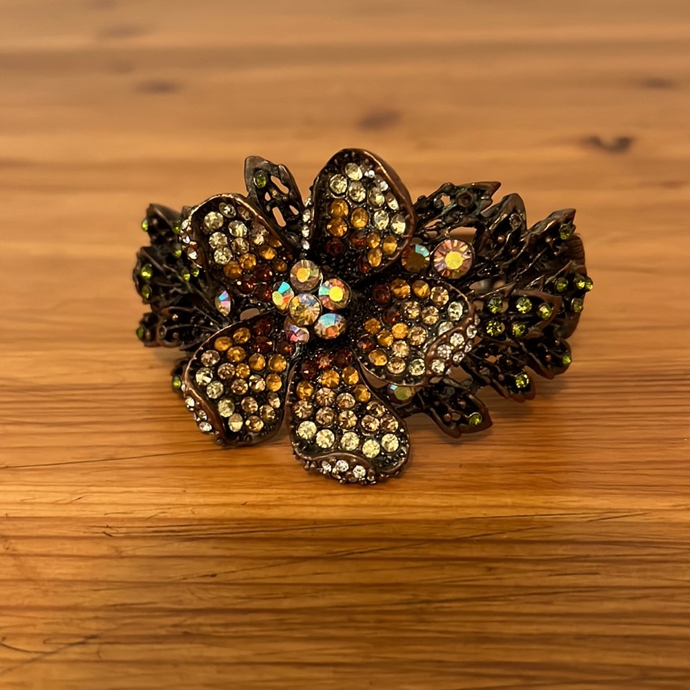 Vintage flower bracelet
